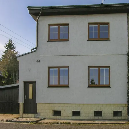 Three-bedroom Holiday In بيت للعطل