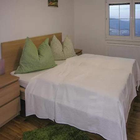 Three-bedroom Holiday In ياخيموف
