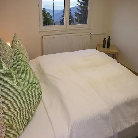 بيت للعطل Three-bedroom Holiday In ياخيموف